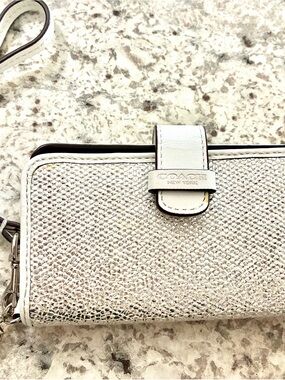 Coach Silver Phone case  Metallic Wristlet Clutch